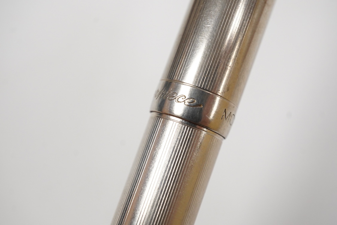 A Mont Blanc 742-N white metal fountain pen 14ct. winged Mont Blanc nib (no silver marks)
